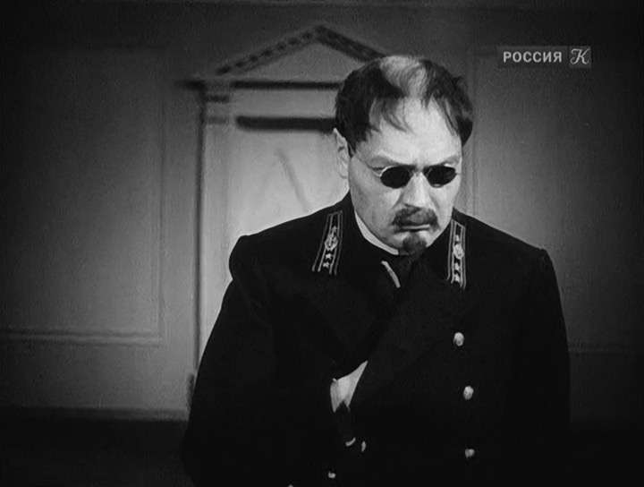 «Человек в футляре» (1939)